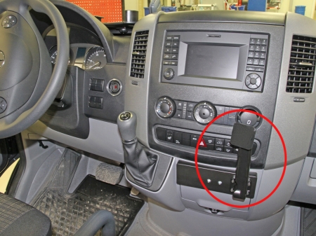 Brodit Förstärkt ProClip, Mercedes Benz/Volkswagen i gruppen Billjud / Vad passar i min bil / Mercedes / Sprinter / Sprinter 2006-2018 hos Winn Scandinavia AB (240213491)