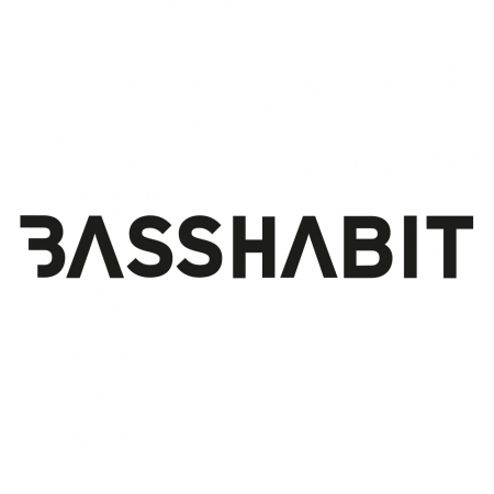 Bass Habit-klistermärke 14x2cm, svart i gruppen Billjud / Bas / Passiv baslåda hos Winn Scandinavia AB (899LOGOCB)