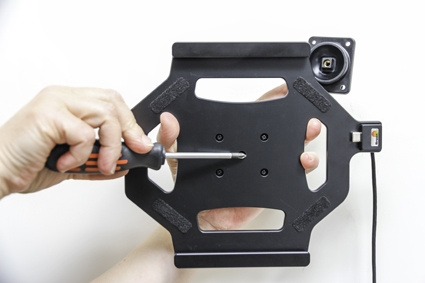 Brodit Aktiv hållare med USB-kabel och cigg-adapter, Samsung Galaxy Tab S3 9.7 SM-T820/SM-T825 