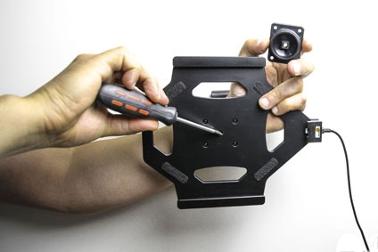 Brodit Aktiv hållare med USB-kabel och cigg-adapter, Apple iPad Air 2019/Air 3rd Gen (A2123, A2152, A2153, A2154)/Pro 10.5 (A1701, A1709)