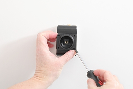 Brodit Aktiv hållare med USB-kabel och cigg-adapter, Apple iPhone 13 Pro Max/14 Plus/14 Pro Max