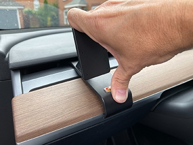 Brodit ProClip, Tesla Model 3/Y 18-24