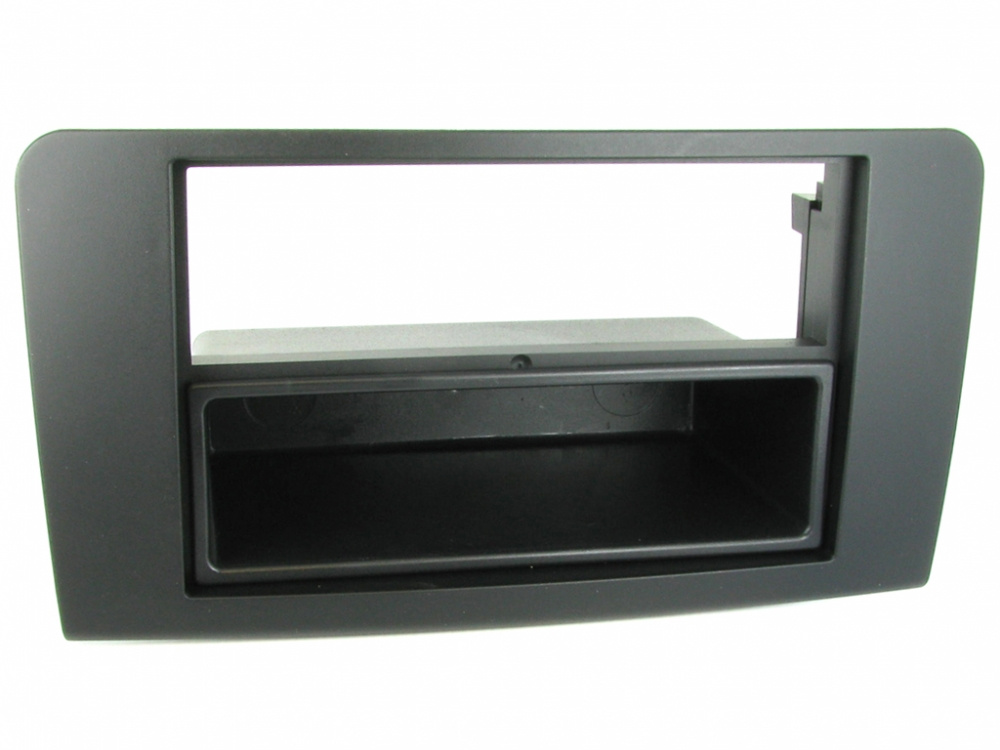 Monteringsram för enkeldin-stereo till Mercedes