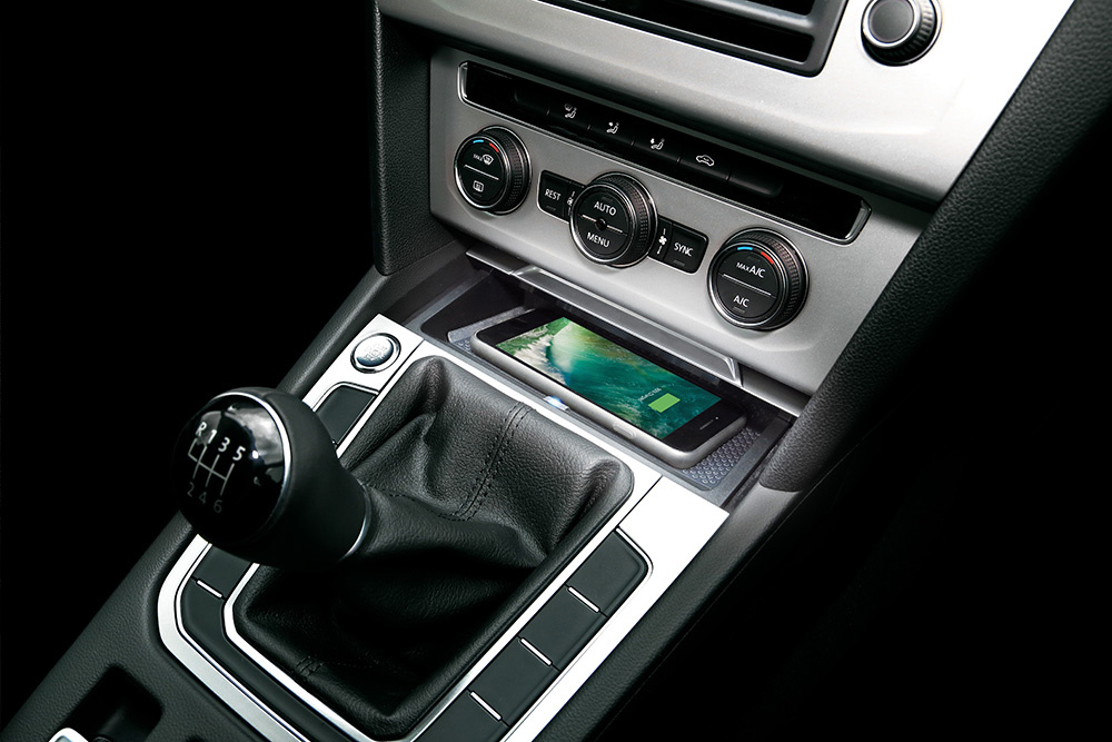 Qi-laddare för Volkswagen Passat (B8) 2014-