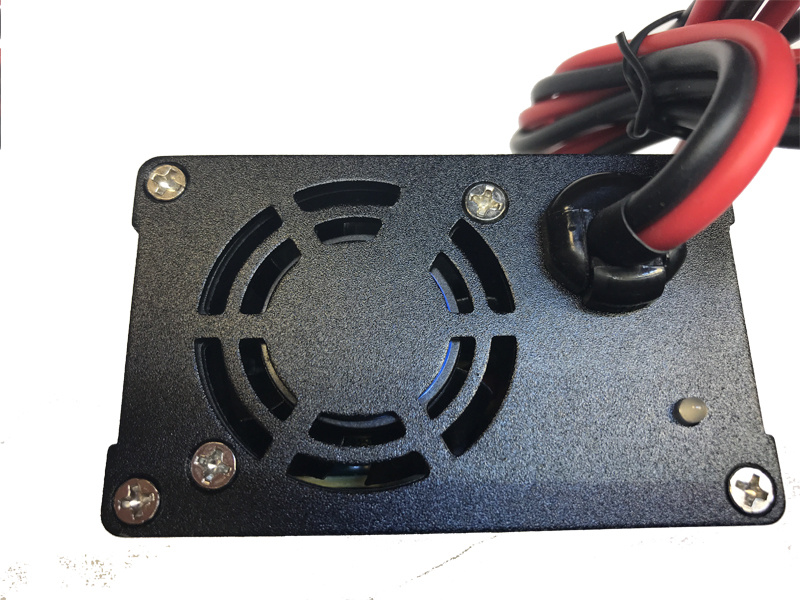 Kåsa laddare li-ion 8amp 11,1/12,6V till batteriet för (E30/E60 lampan)