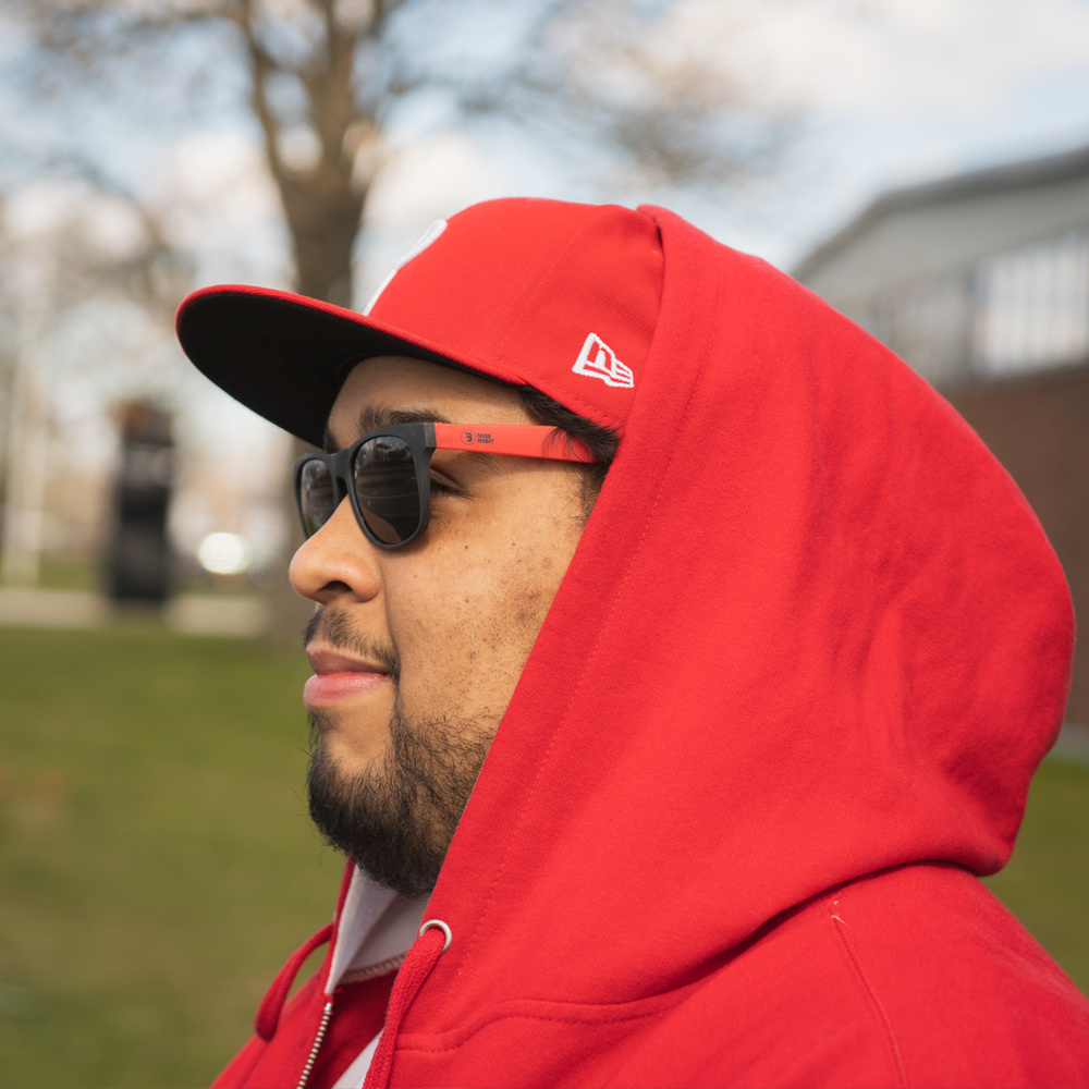 Röda & svarta solglasögon från Bass Habit